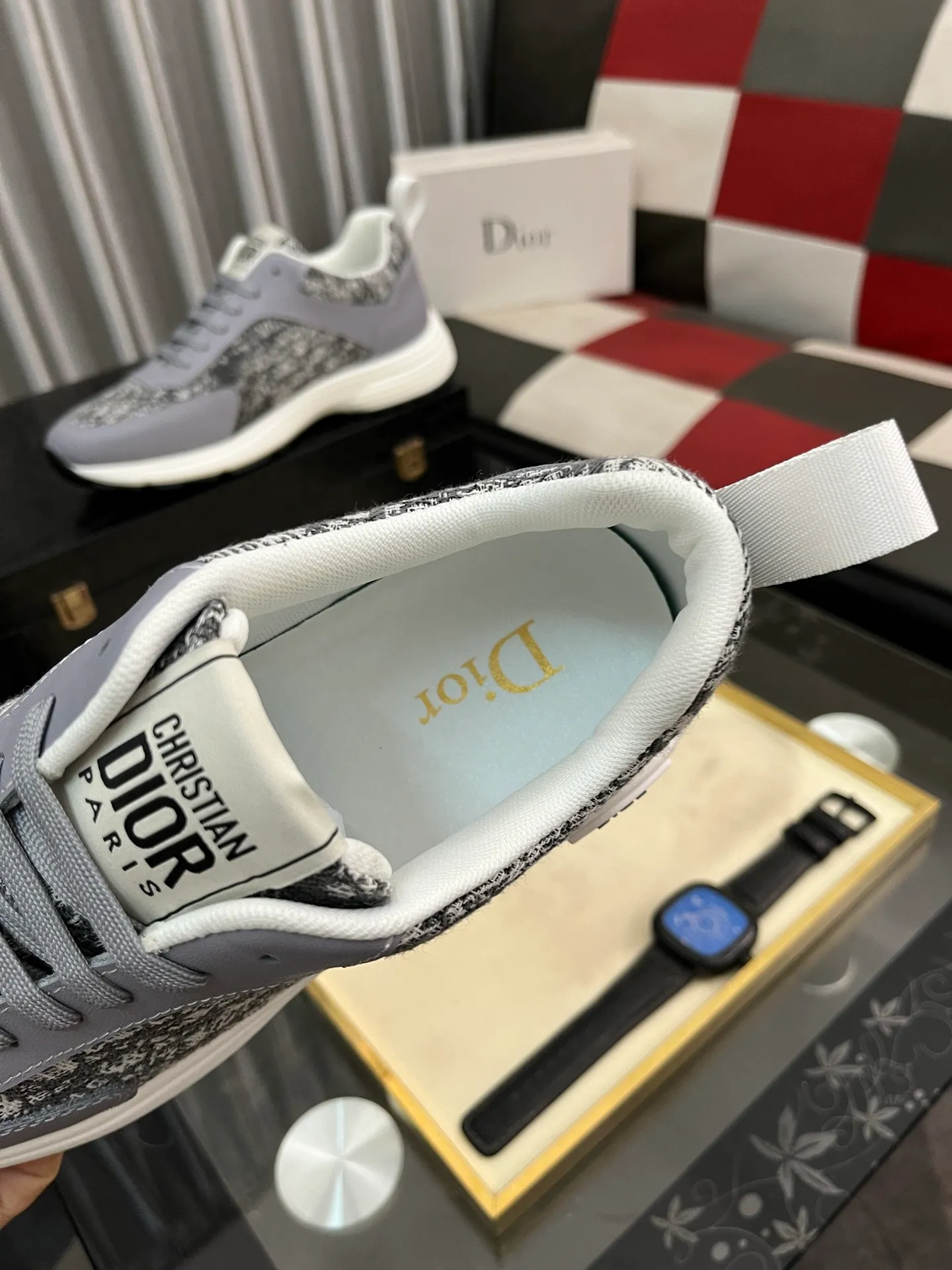Men's shoes 💰440⌚️⌚️[Dior] The toe box is designed to be a bit wider. The upper foot comfort is perfect. The thread is beautiful. It fits the pants perfectly and is versatile. Decorated with various classic details. It is an ideal choice for daily styling. It can be matched with various casual items to create exquisite looks. Fabric: First-layer cowhide/lining sheepskin TPU original outsole Size: 38-443️⃣Colors available